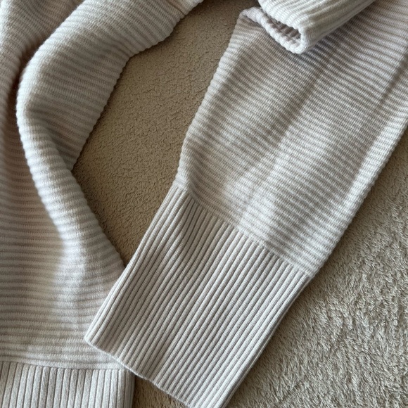 NWT Chelsea & Theodore Pale Sand Ribbed Mock Neck Sweater L - Picture 5 of 11